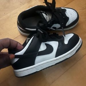 Nike panda low dunks